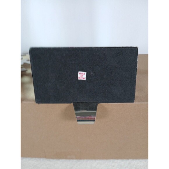 Pair of Silver Snowflake Stocking Holders – Mantelpiece Christmas Decor – Metal - Picture 13 of 13